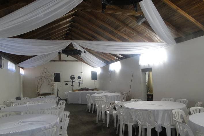 Salón de Fiestas Los Pinos, espacio para eventos en Coronel Suárez