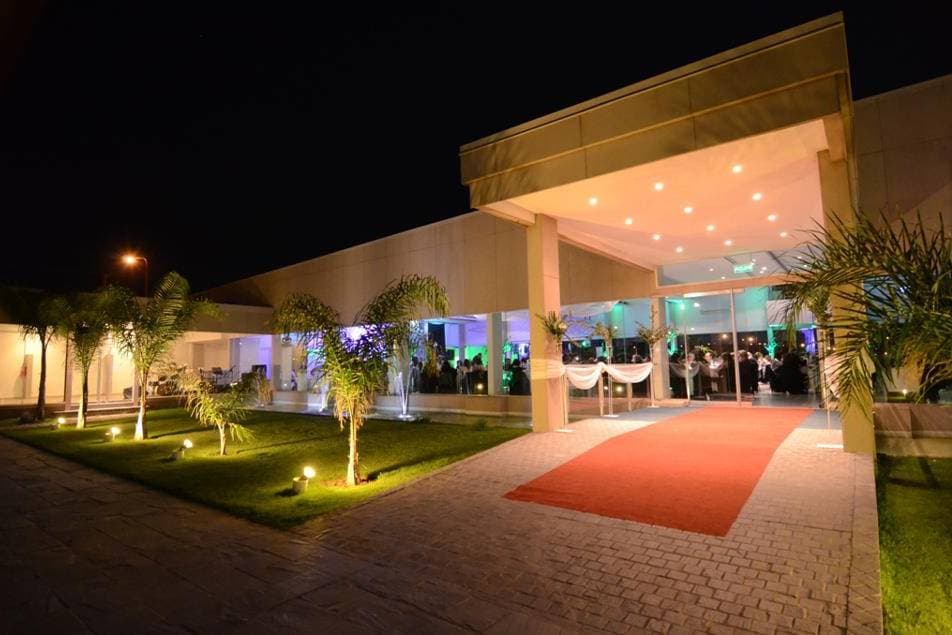 El Arena, espacio para eventos en Av. De Los Trabajadores