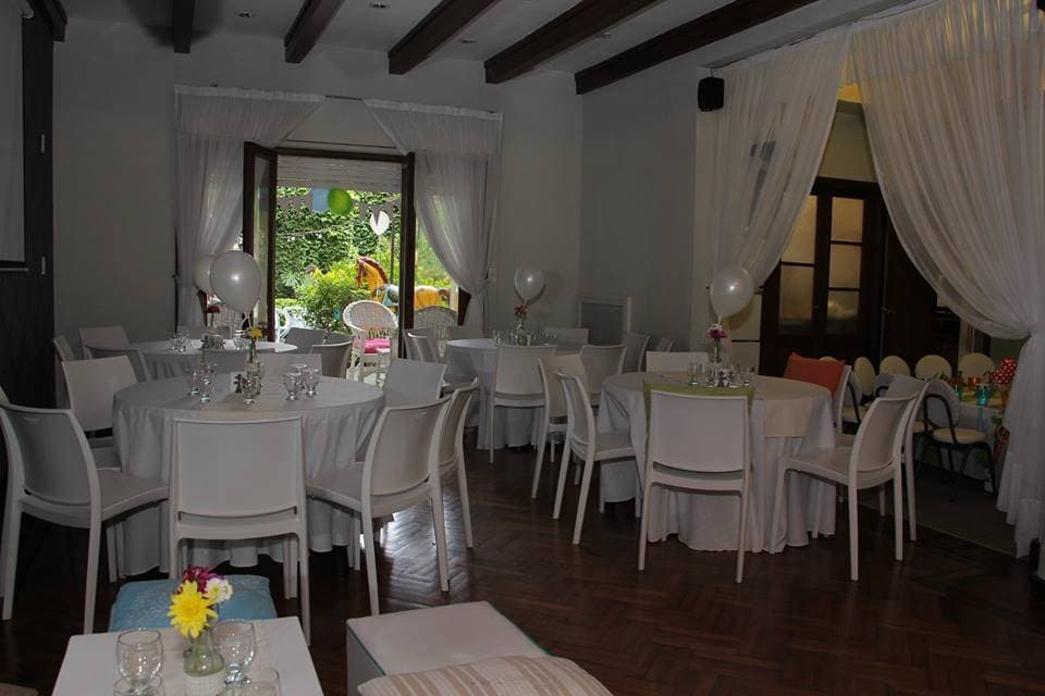 Small, ambiente para celebraciones