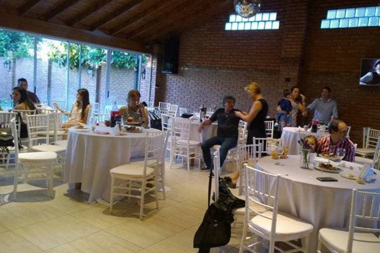 Dulce Abril, ambiente para celebraciones