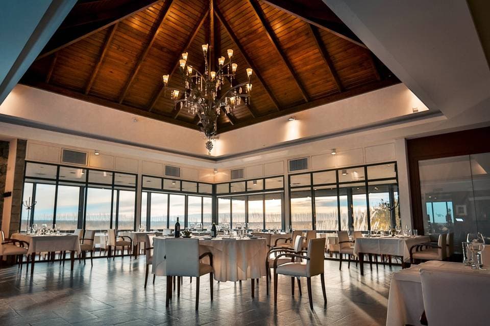 Saurus Restaurant, espacio para eventos en San Patricio Del Chañar