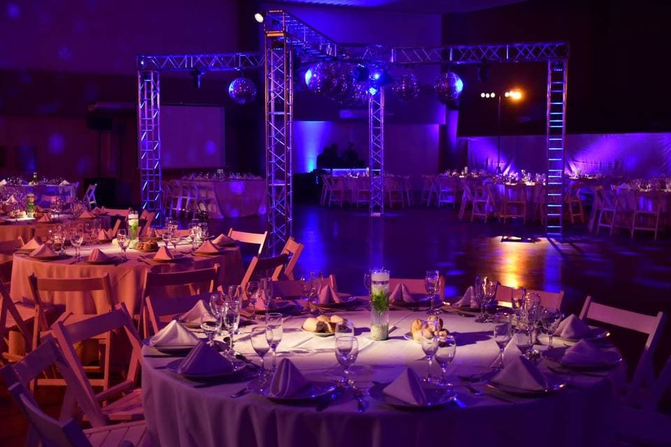 Salón Los Sueños by Victoria Eventos, ambiente para celebraciones