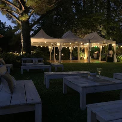 María La Paz Eventos: carpas, livings y vajilla 1